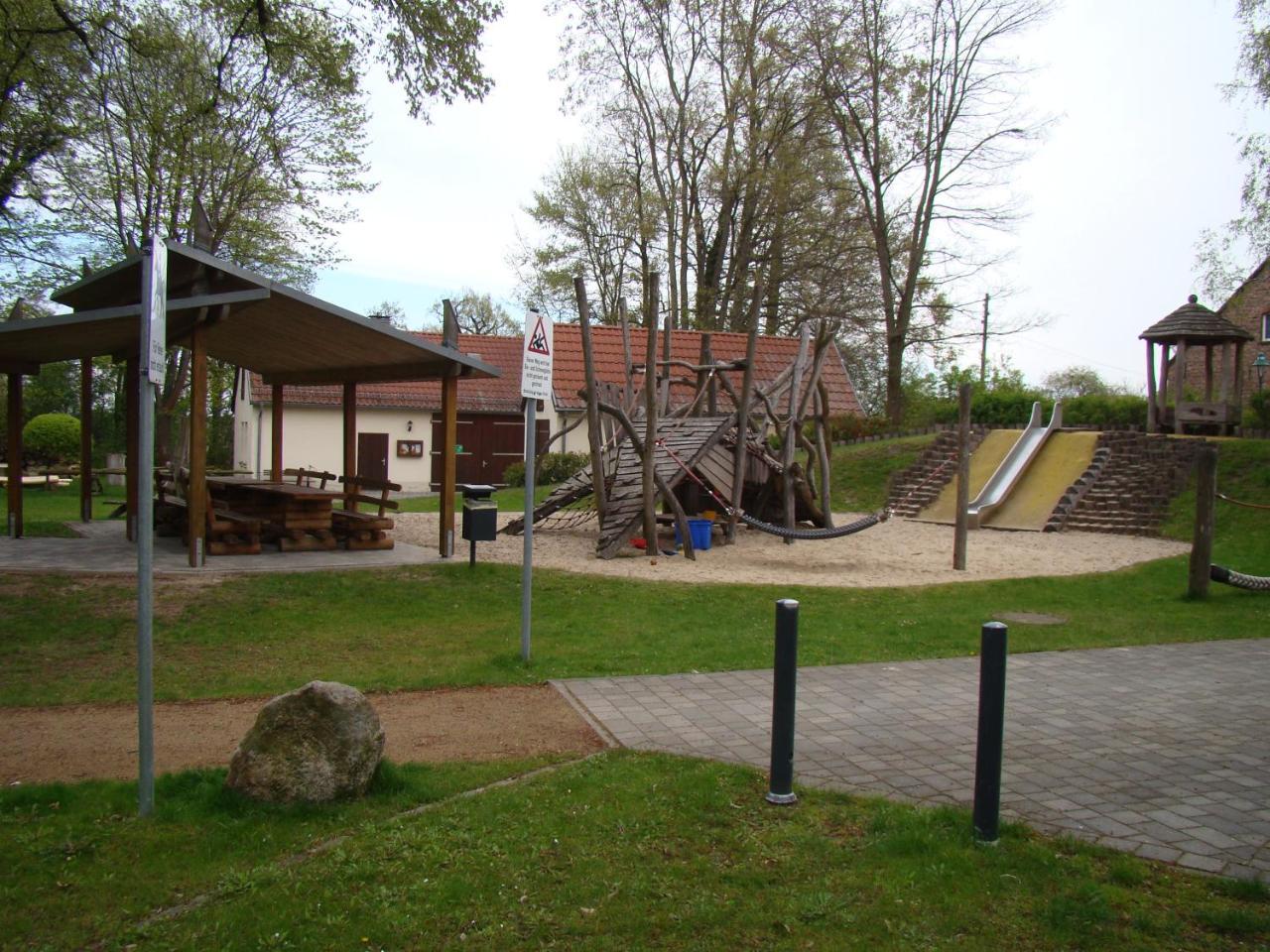 Boootshaus - Am Spreeufer Hotel Beeskow Kültér fotó